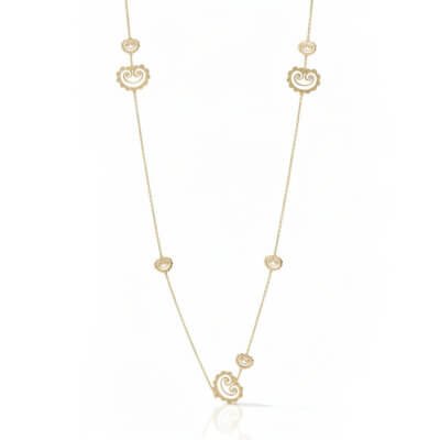 قلادة ذهب طويله بتصميم أكانتس مطعمة بالألماس