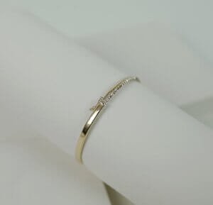 أساور الذهب العريضة